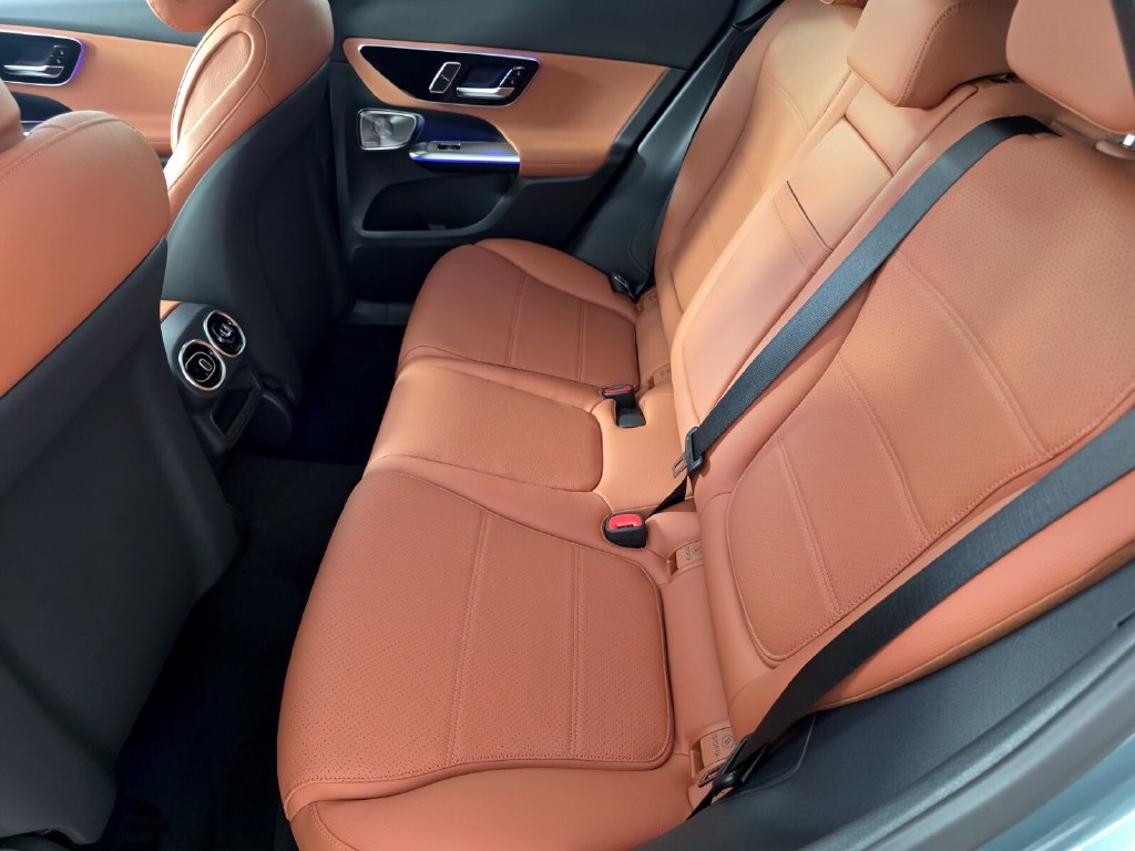 New 2027 Mercedes-Benz GLC 300 4MATIC image 11