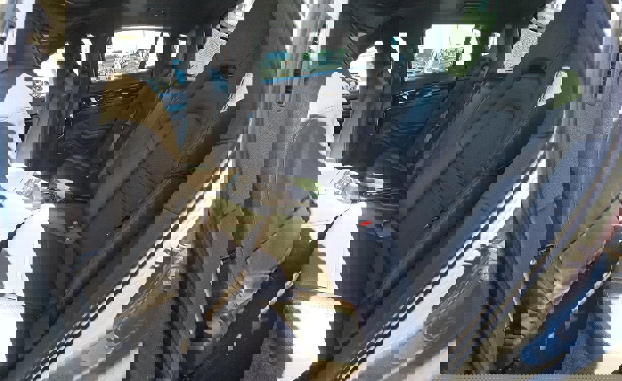 Used 2018 Porsche Panamera 4 image 9