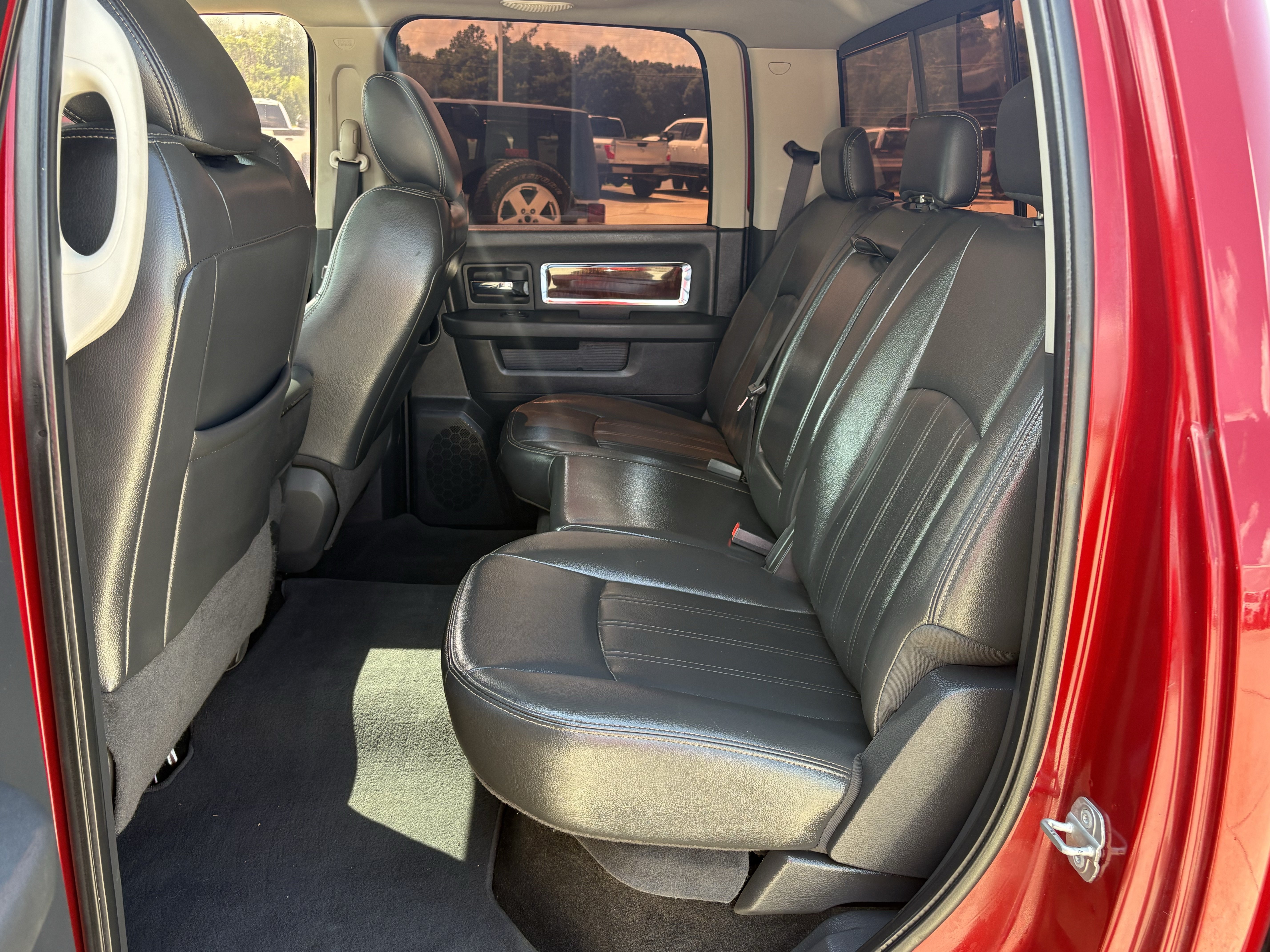 Used 2010 Dodge Ram 1500 Truck Laramie AWD/4WD image 12