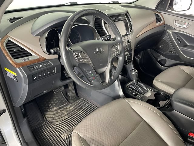 Used 2017 Hyundai Santa Fe Limited AWD/4WD image 3