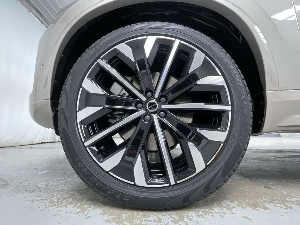 New 2026 Volvo XC90 T8 Plus image 11