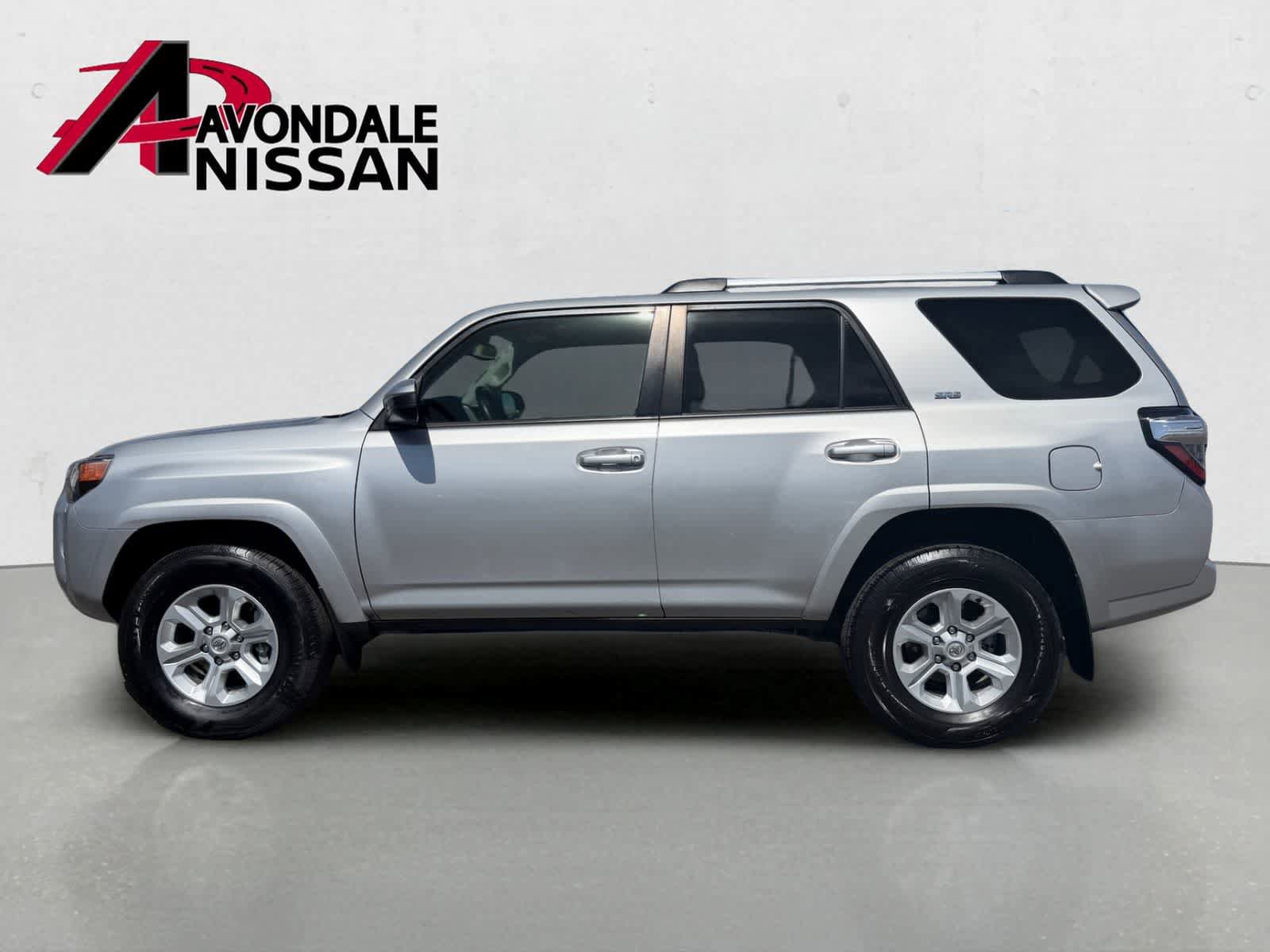 Used 2022 Toyota 4Runner SR5 AWD/4WD image 3