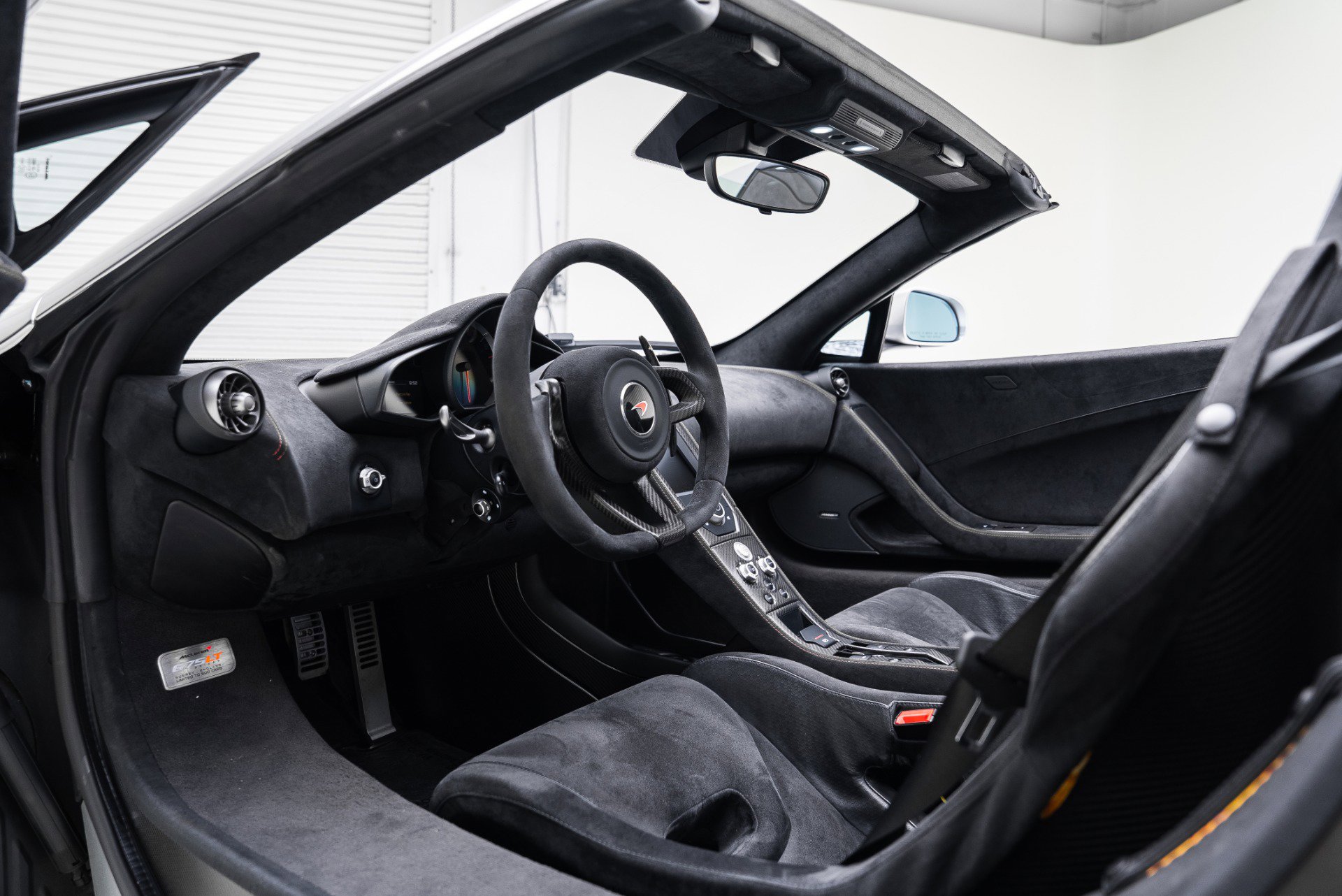 Used 2016 McLaren 675LT image 2