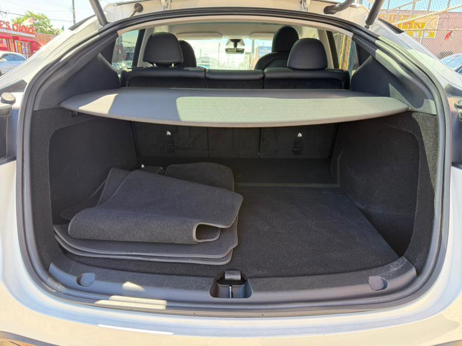 Used 2023 Tesla Model Y Long Range image 16