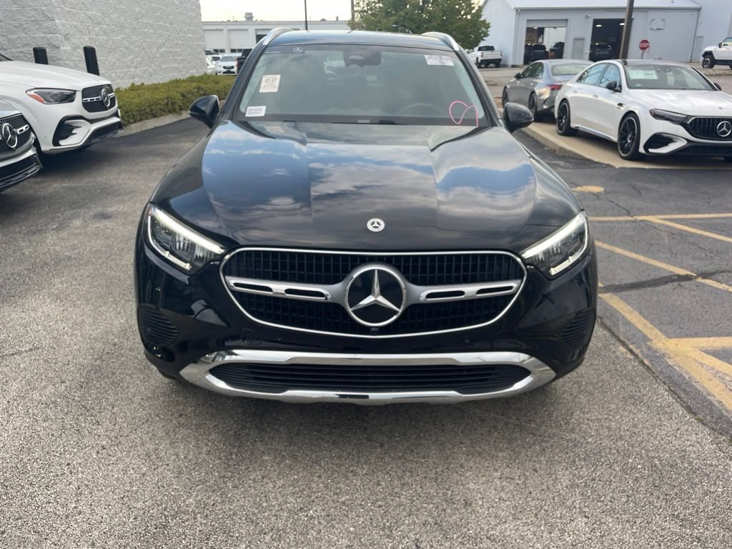 Used 2025 Mercedes-Benz GLC 350e 4MATIC image 10