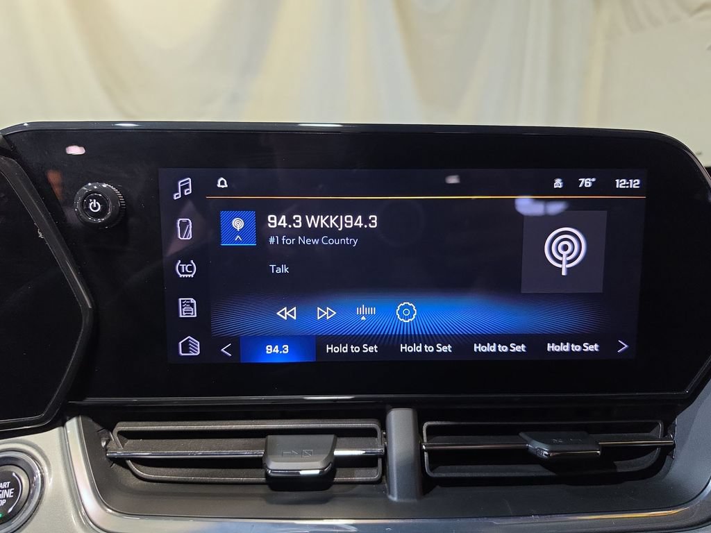 Used 2024 Chevrolet Trax LT w/ LT Convenience Package FWD image 12