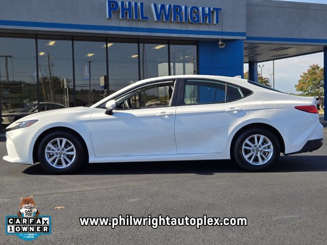 Used 2025 Toyota Camry LE FWD image 6