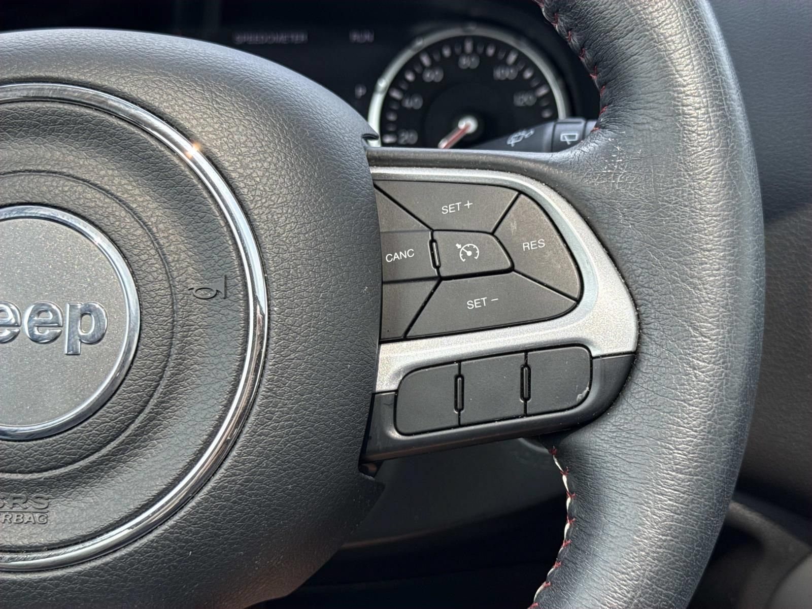 Used 2023 Jeep Renegade Trailhawk AWD/4WD image 14