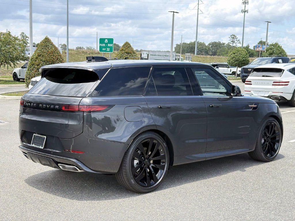 New 2026 Land Rover Range Rover Sport Dynamic SE AWD/4WD image 5