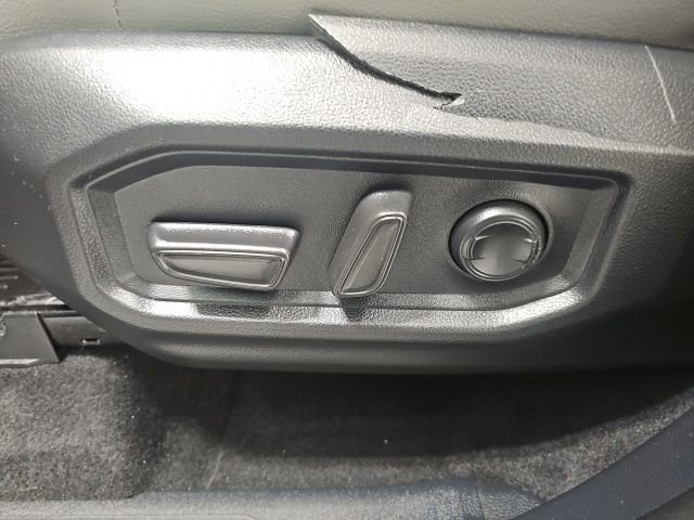 Used 2023 Toyota Tundra SR5 w/ SR5 Premium Package image 16