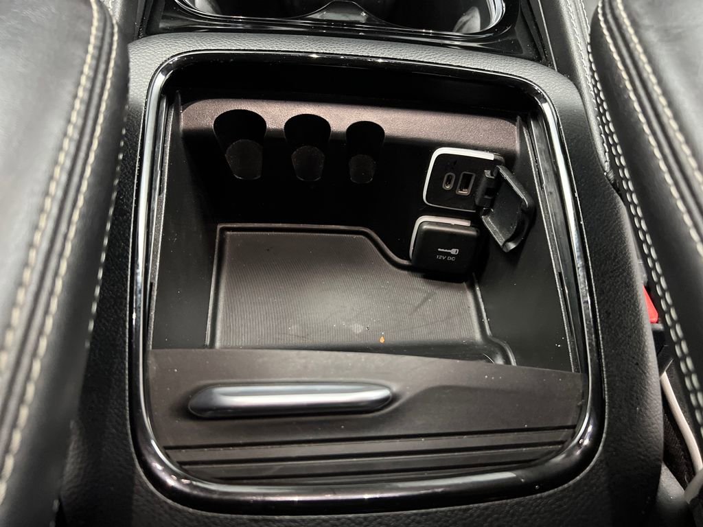 Used 2025 Chrysler Pacifica Limited image 51