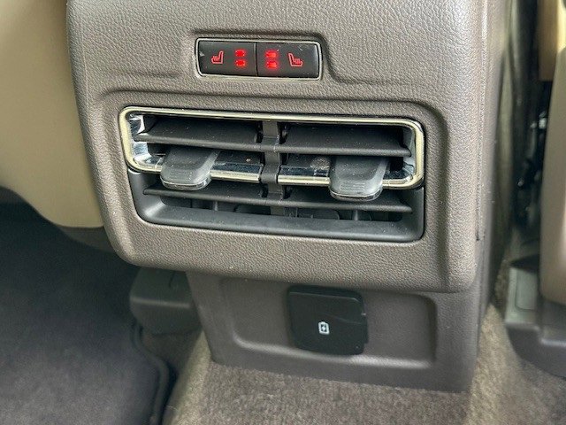 Used 2022 Lincoln Corsair AWD w/ Premium Package image 18