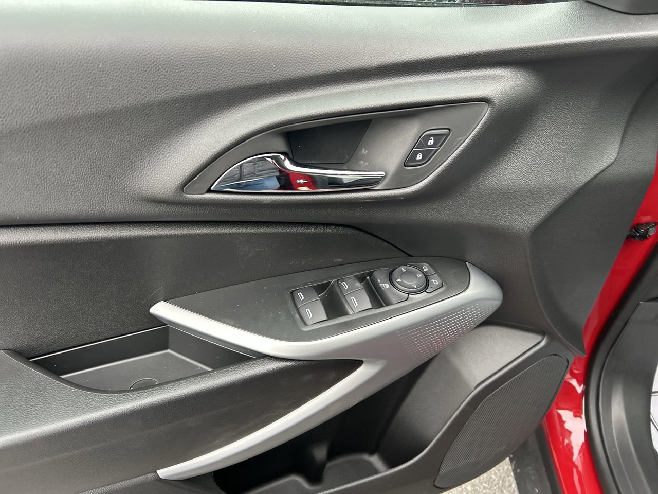 New 2026 Chevrolet Trax LS w/ LS Convenience Package image 19