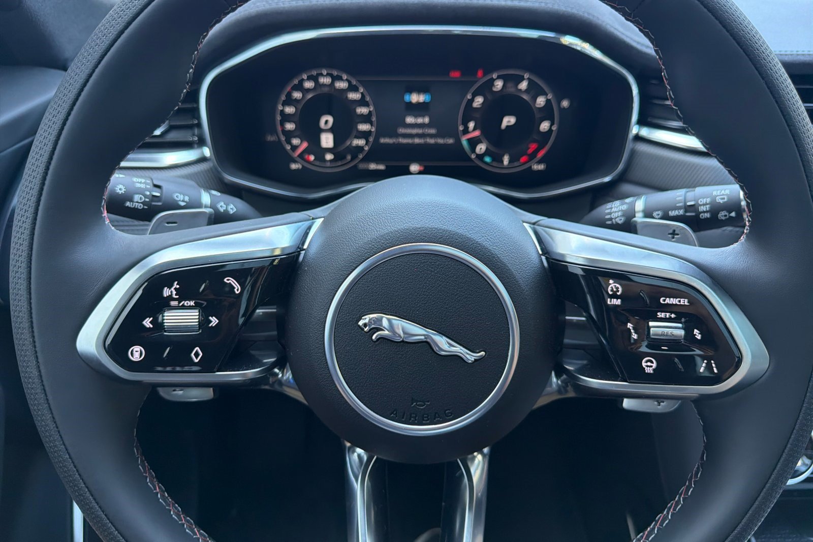 New 2026 Jaguar F-PACE SVR 575 Edition AWD/4WD image 10