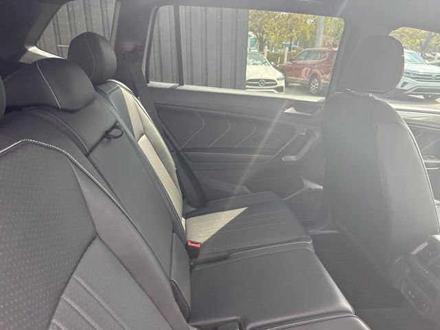 Used 2023 Volkswagen Tiguan SE R-Line image 10