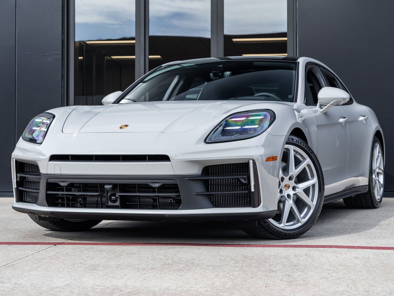 New 2026 Porsche Panamera 4 image 1
