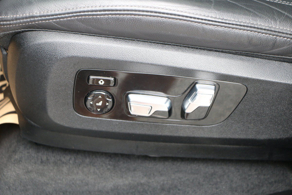 Used 2021 BMW X7 M50i w/ Executive Package AWD/4WD image 31