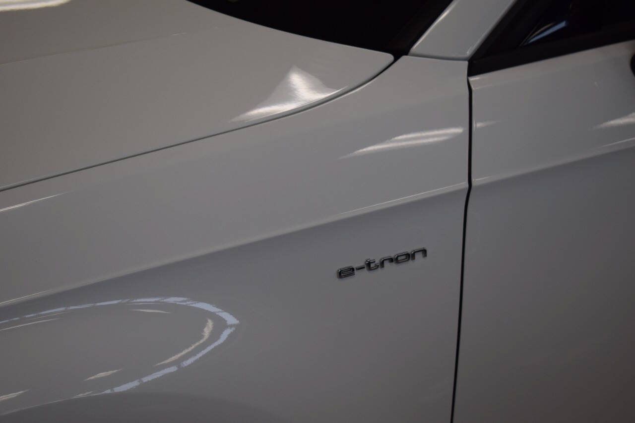 Used 2017 Audi A3 e-tron Premium FWD image 13