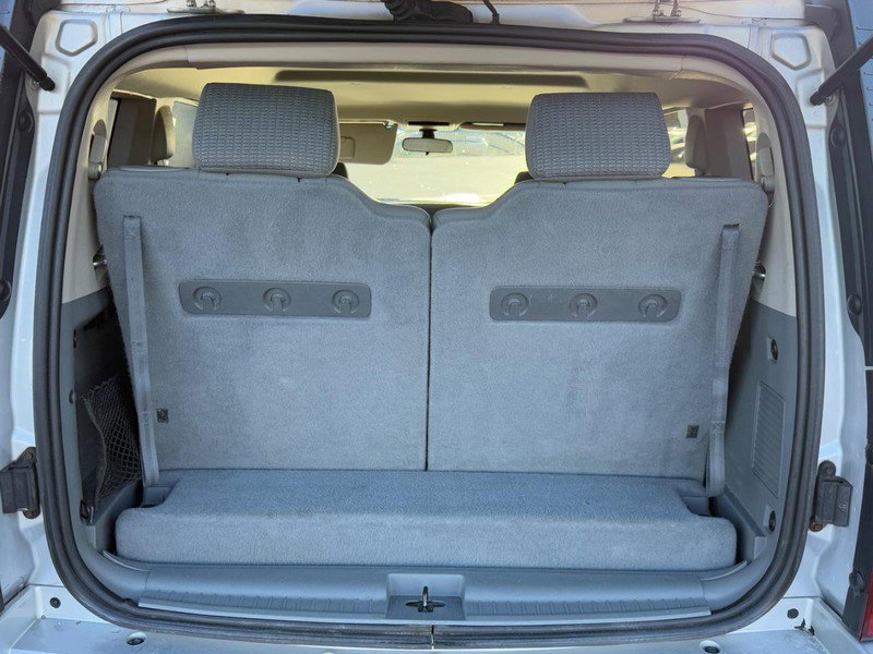 Used 2006 Jeep Commander 4dr 4WD image 4