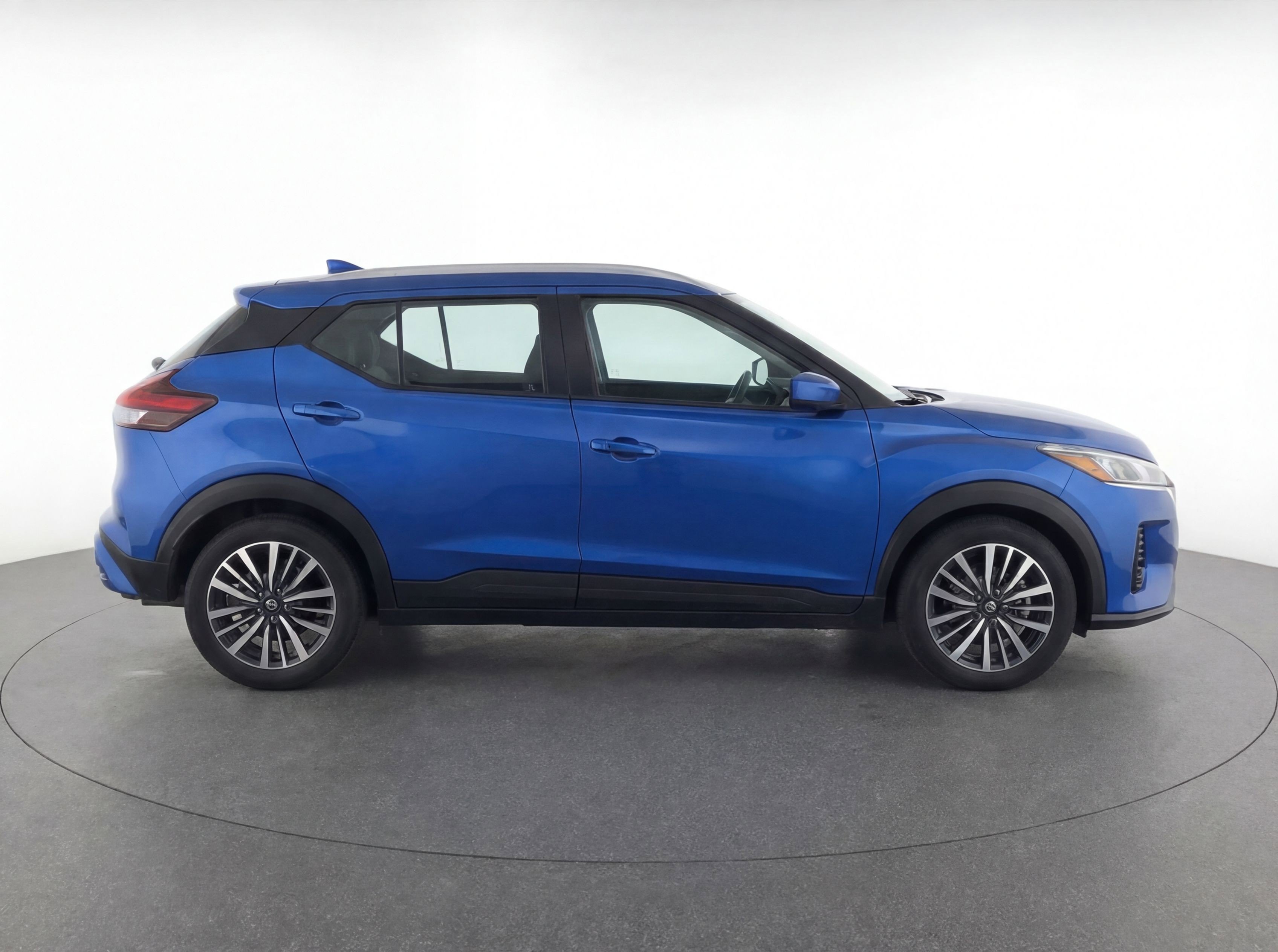Used 2024 Nissan Kicks SV image 11