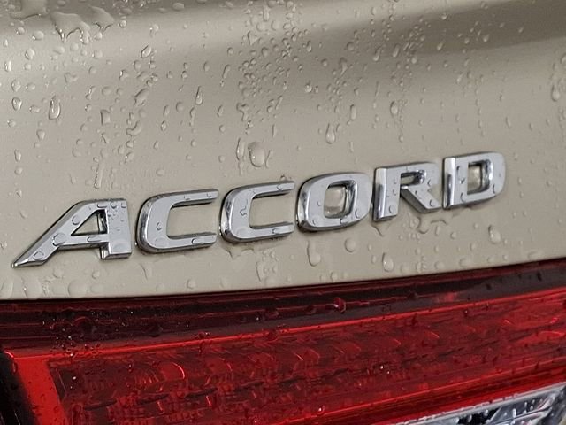 Used 2018 Honda Accord Touring image 32