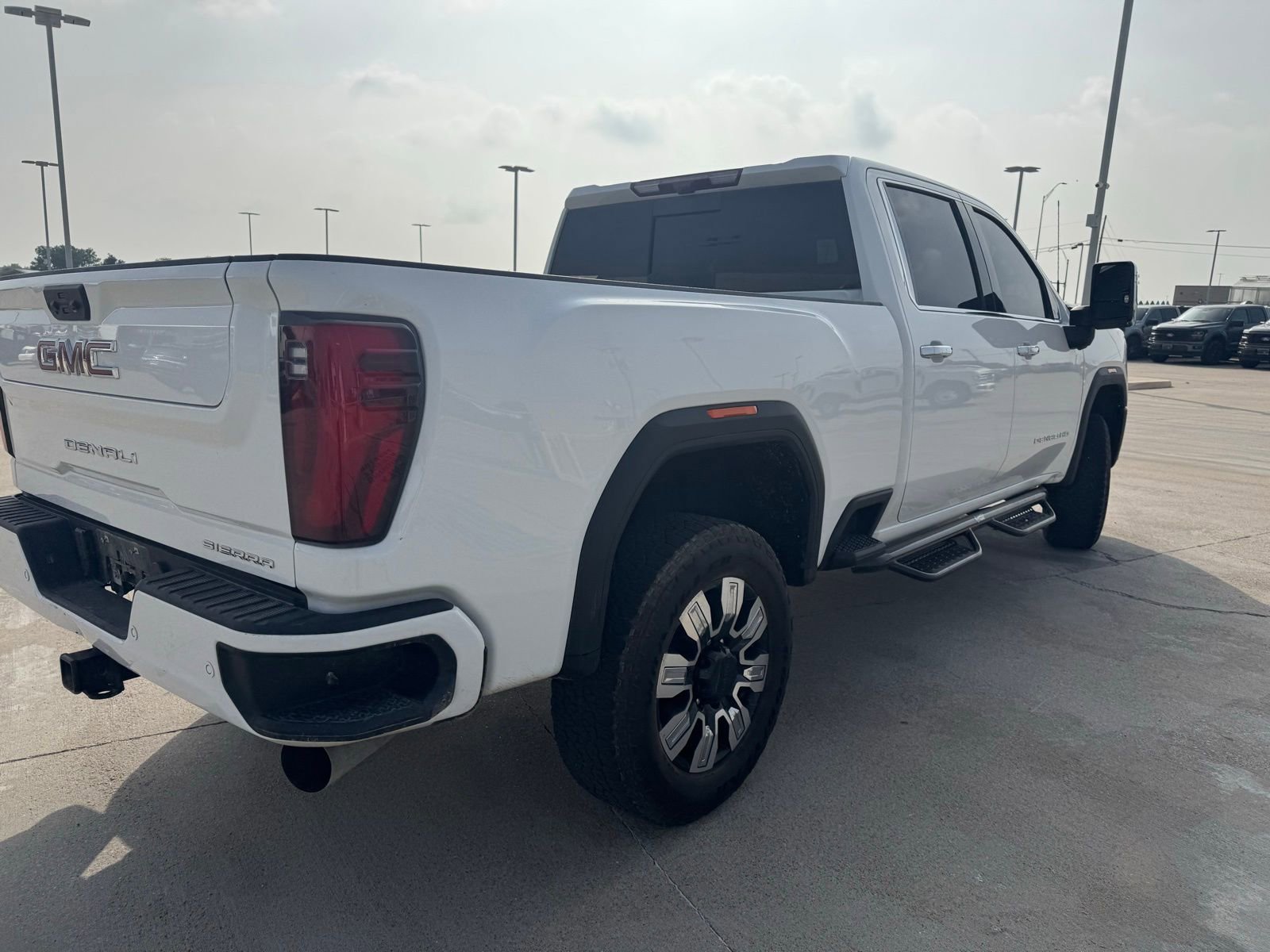 Used 2025 GMC Sierra 3500 Denali w/ Technology Package AWD/4WD image 3
