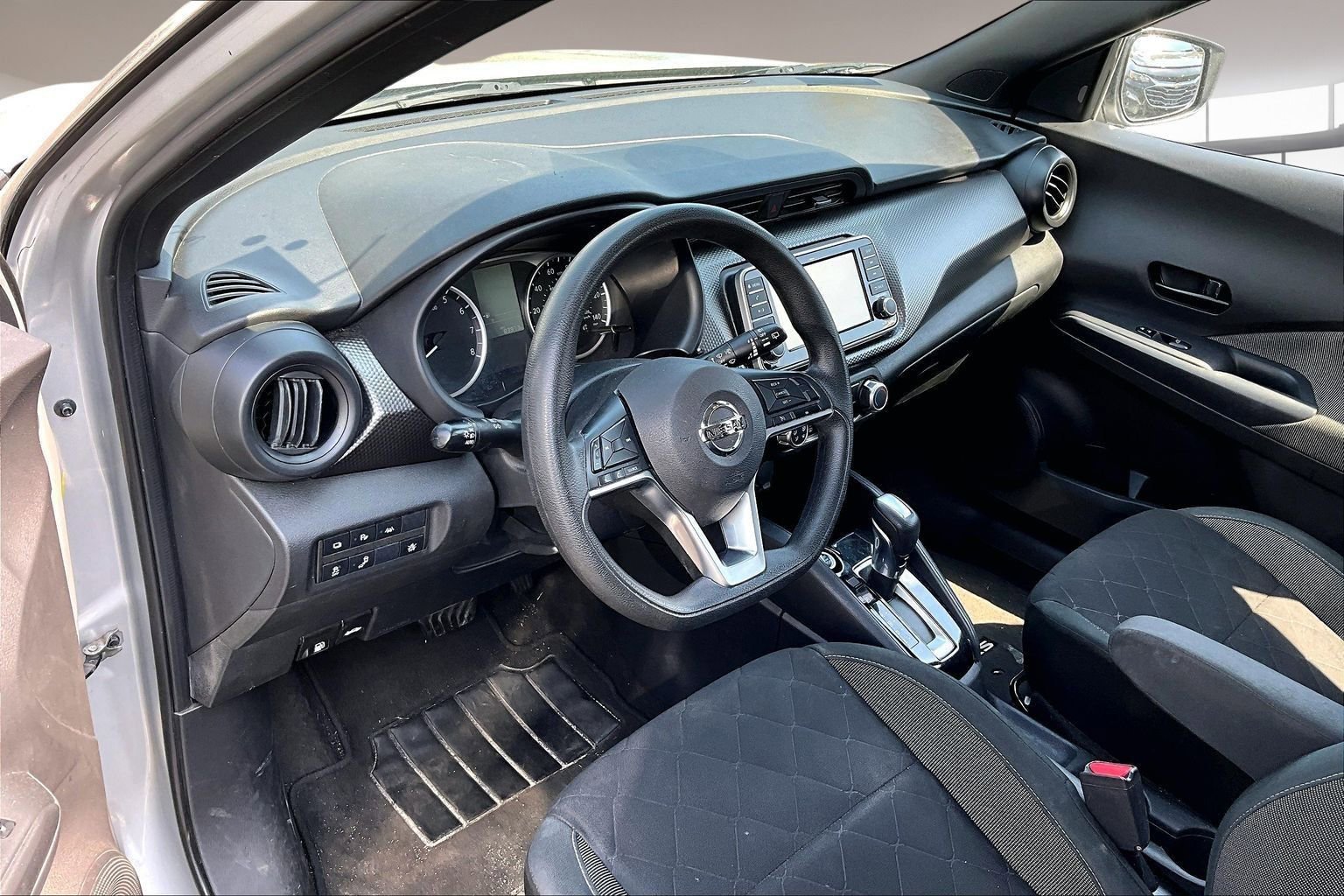 Used 2020 Nissan Kicks S image 15