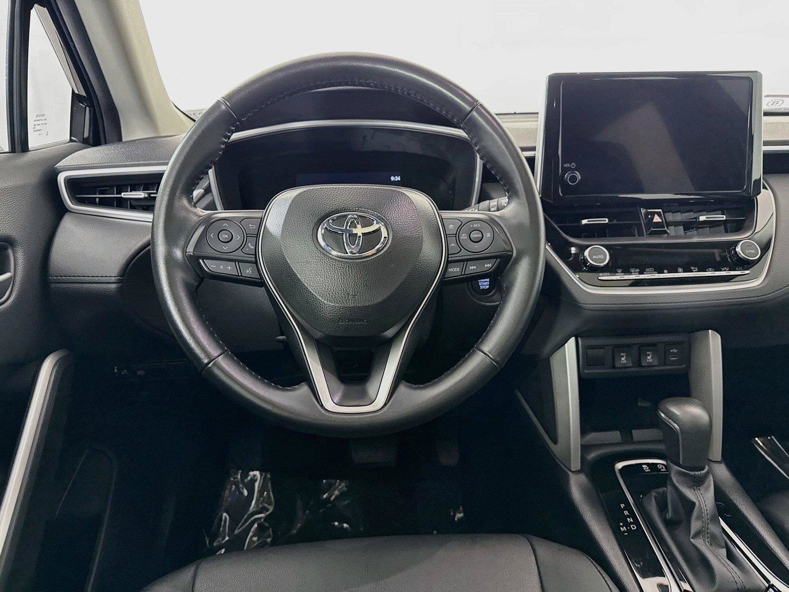 Certified 2025 Toyota Corolla Cross XLE w/ Convenience Package AWD/4WD image 32