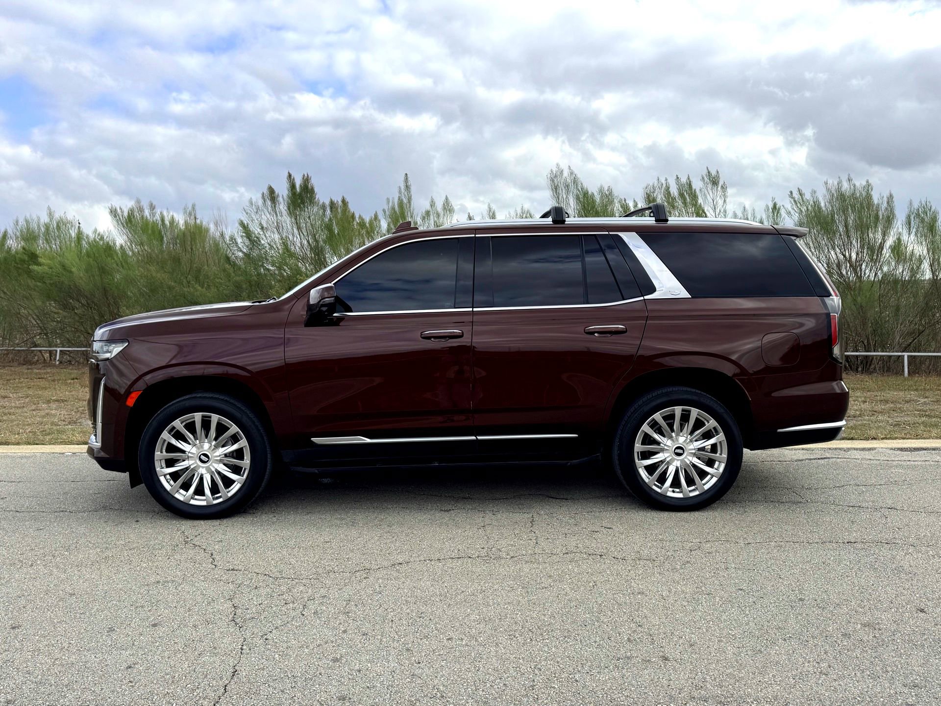 Used 2023 Cadillac Escalade Premium Luxury image 11
