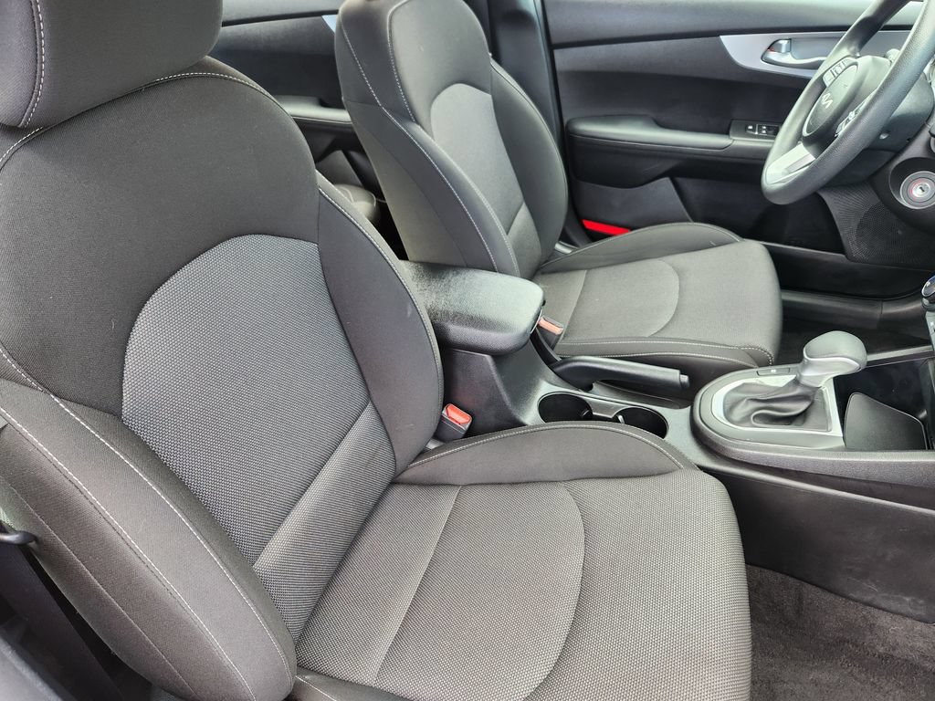 Certified 2023 Kia Forte LXS w/ LXS Technology Package FWD image 17
