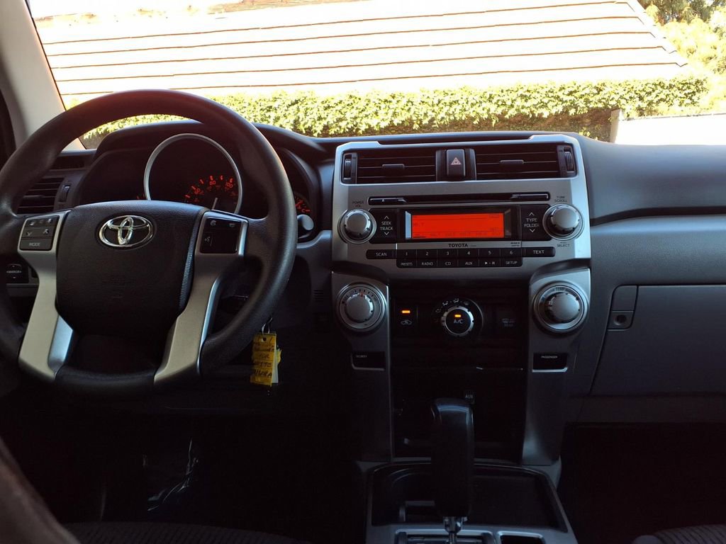 Used 2011 Toyota 4Runner SR5 w/ Convenience Pkg image 18