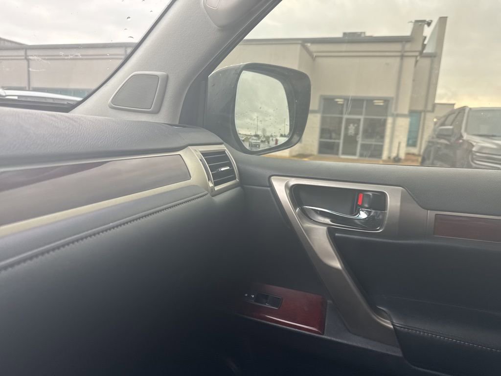 Used 2016 Lexus GX 460 w/ Premium Package image 16