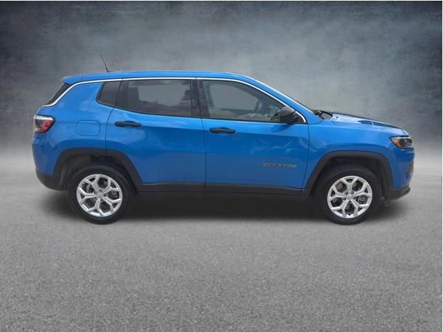 Used 2024 Jeep Compass Sport AWD/4WD image 9