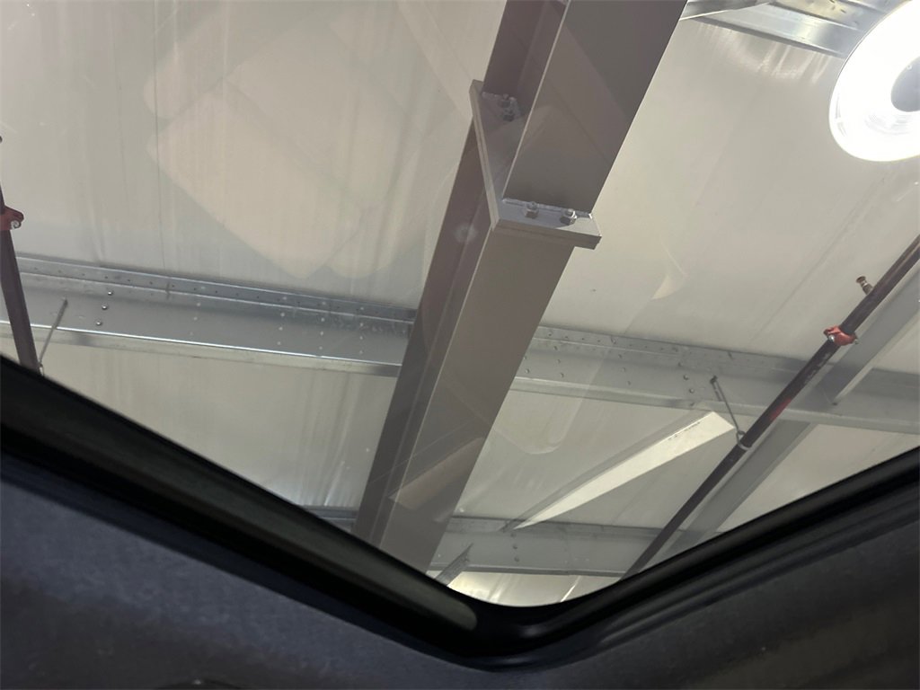 Used 2021 Volvo XC40 T5 Inscription w/ Climate Package image 25