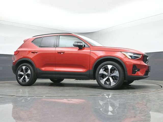 Used 2023 Volvo XC40 B5 Plus w/ Driver Assist Package AWD/4WD image 37