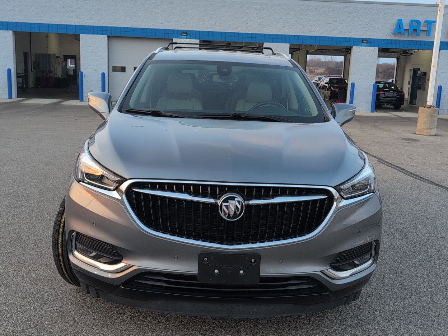 Used 2020 Buick Enclave Premium w/ Sun and Sites Package FWD image 11