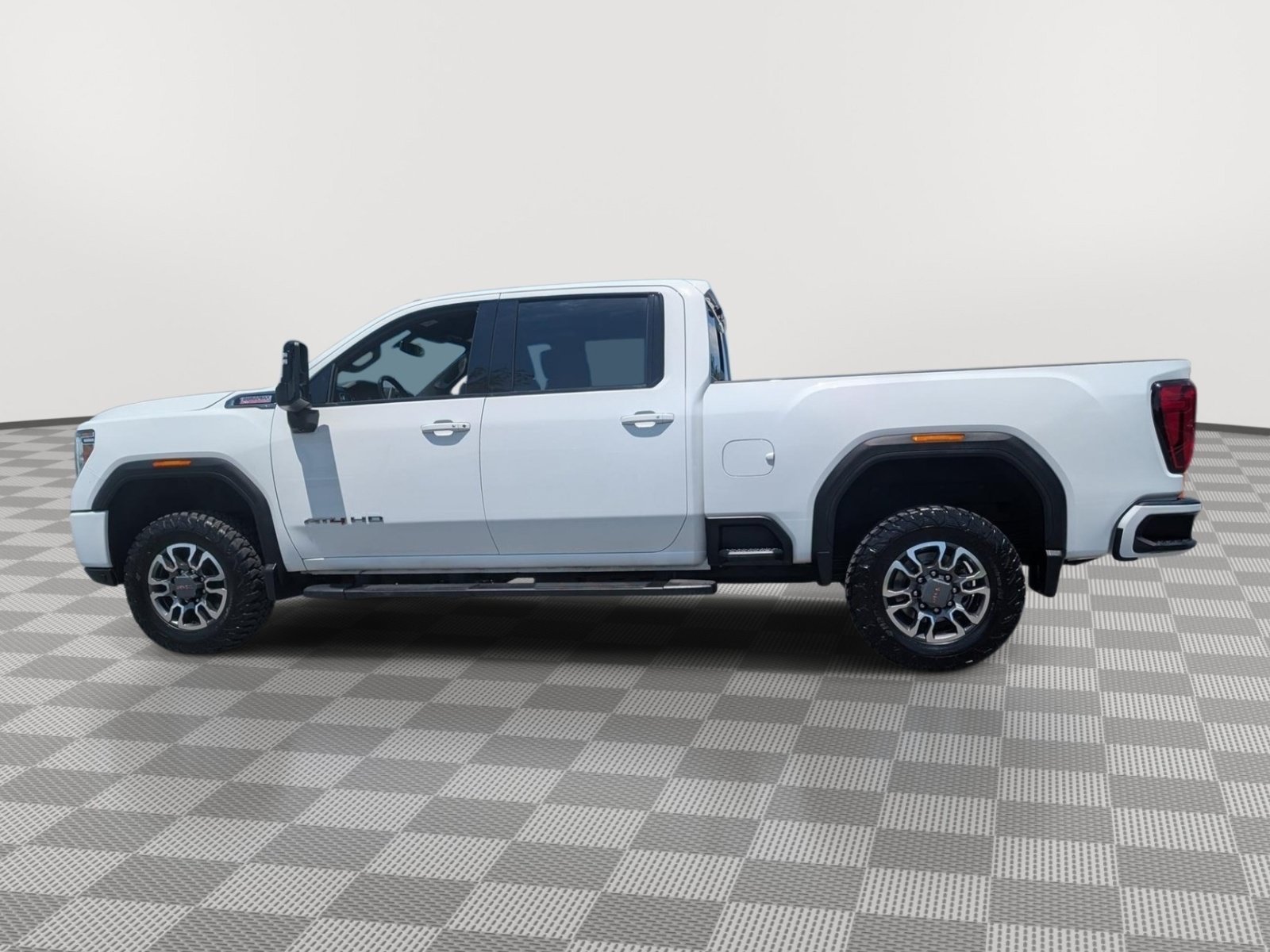 Used 2023 GMC Sierra 2500 AT4 w/ AT4 Preferred Package AWD/4WD image 2