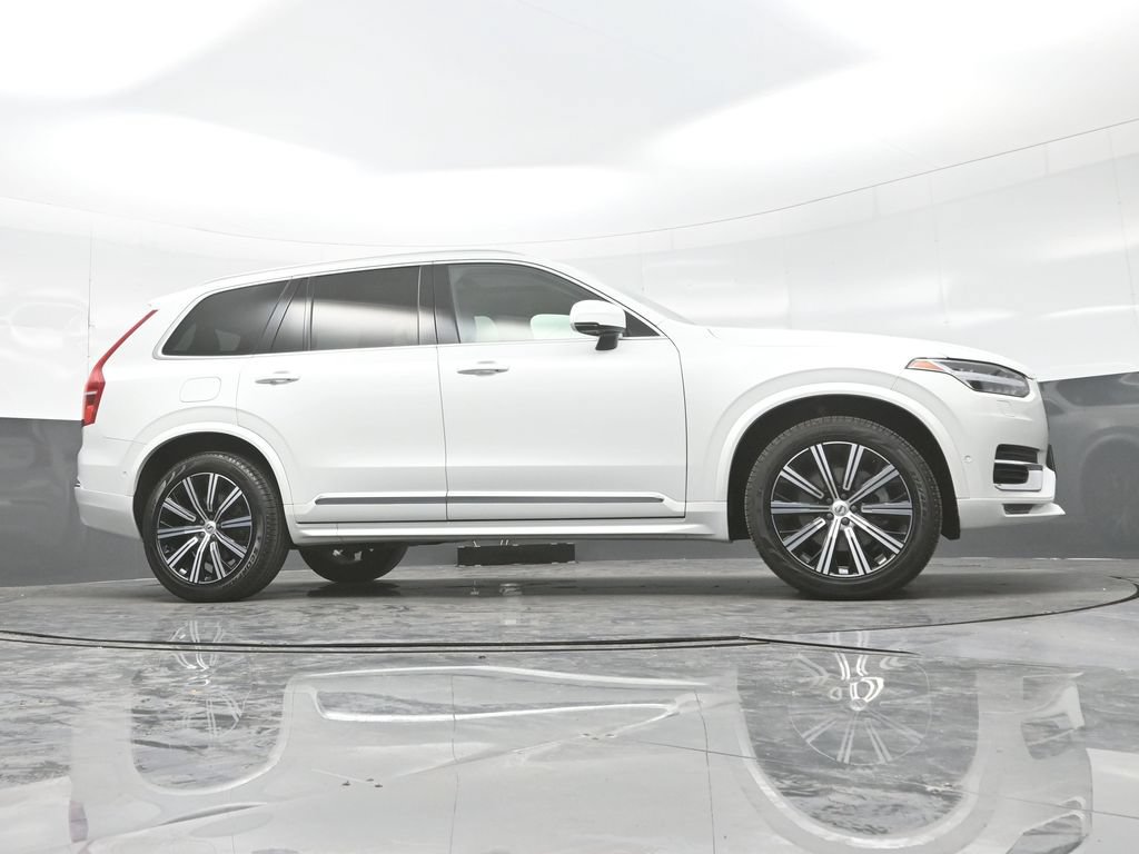 Used 2023 Volvo XC90 B6 Plus AWD/4WD image 32