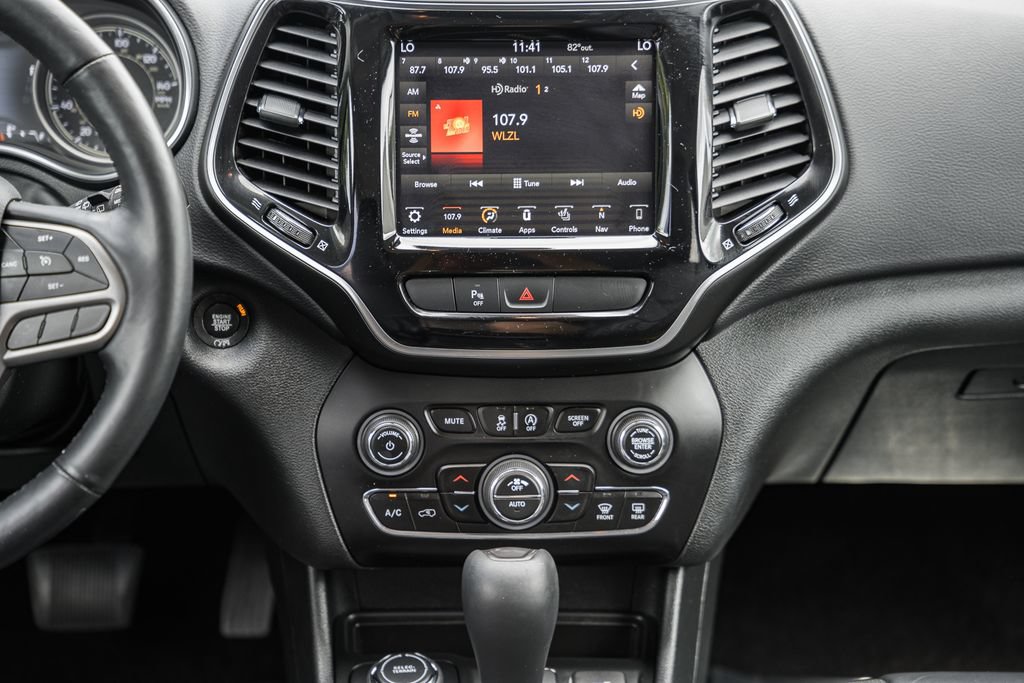 Used 2019 Jeep Cherokee Limited AWD/4WD image 23