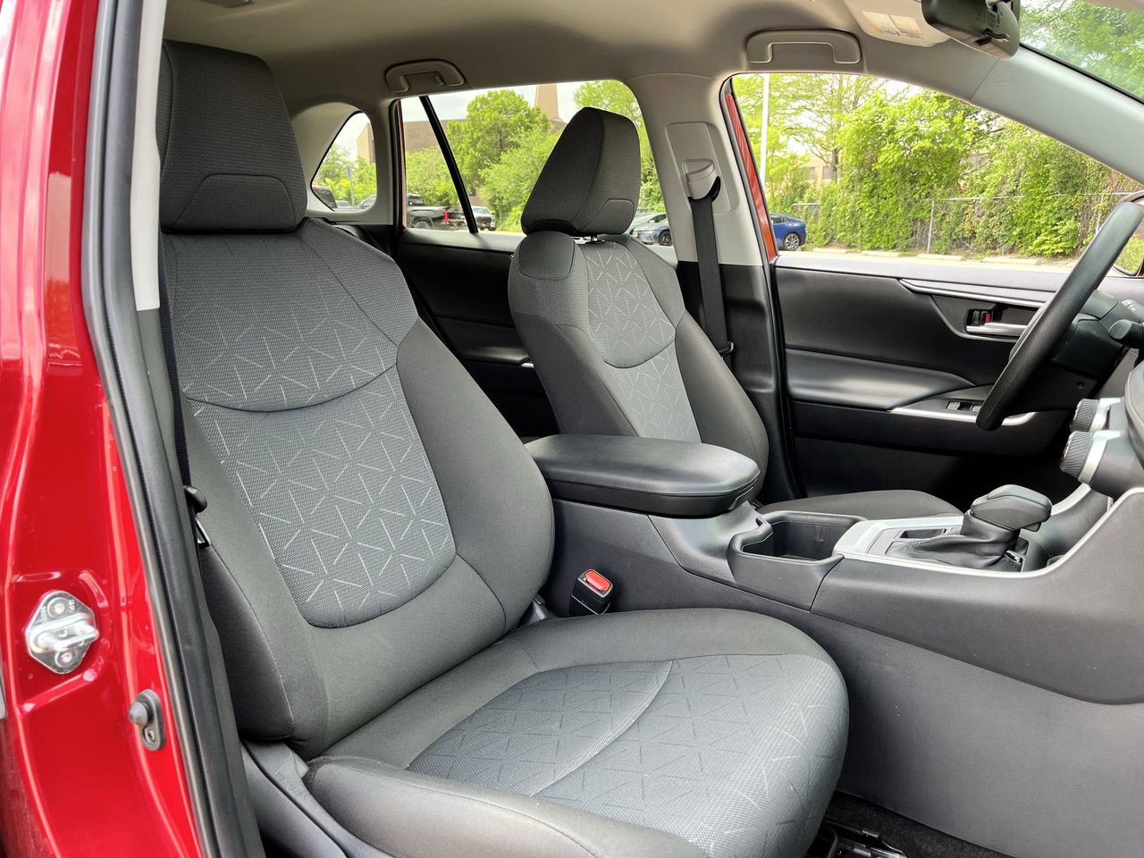 Used 2025 Toyota RAV4 XLE AWD/4WD image 25