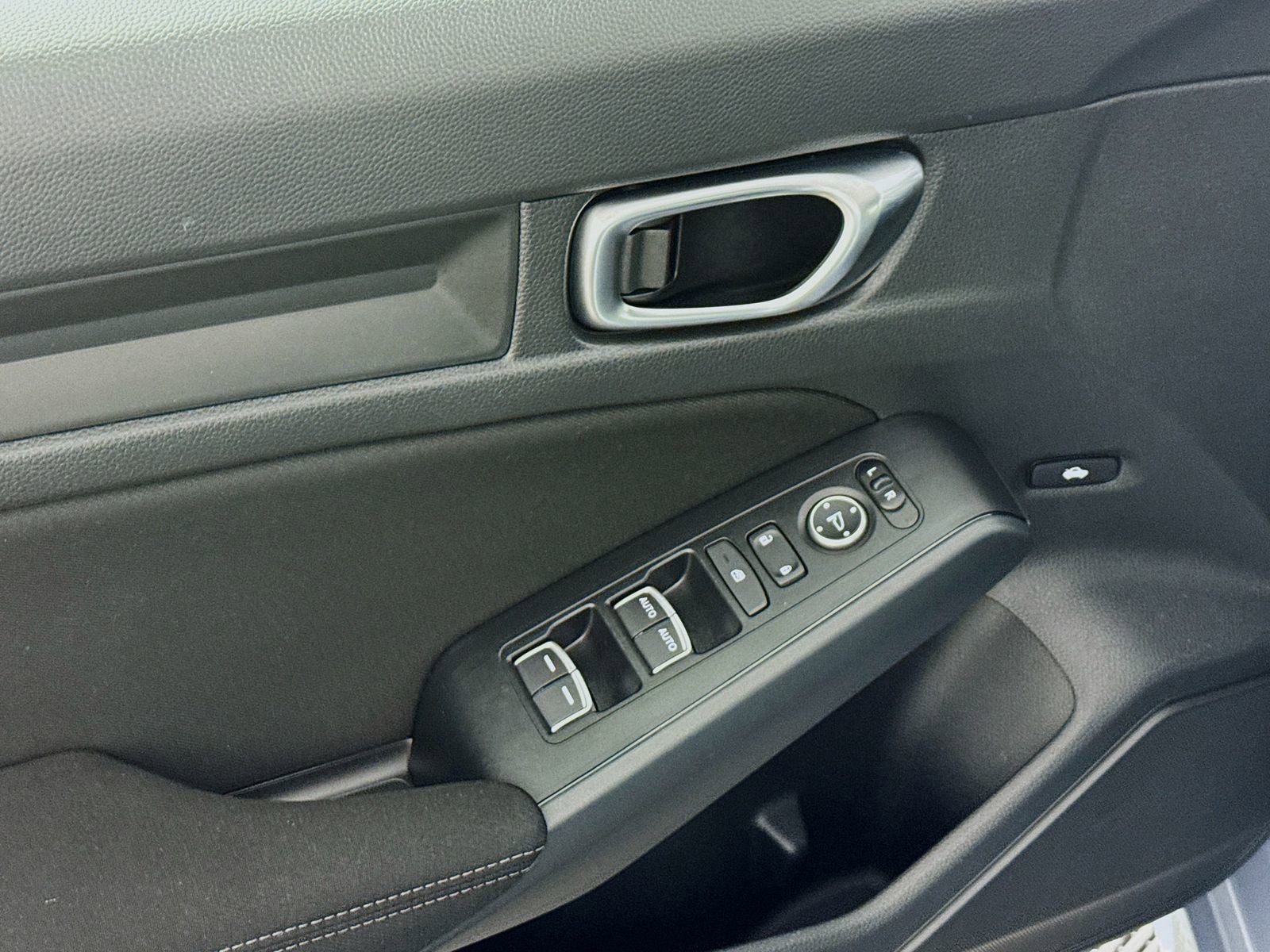 Used 2024 Honda Civic Sport image 9