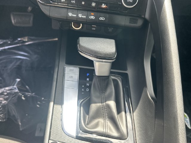 Certified 2024 Hyundai Elantra SEL FWD image 18