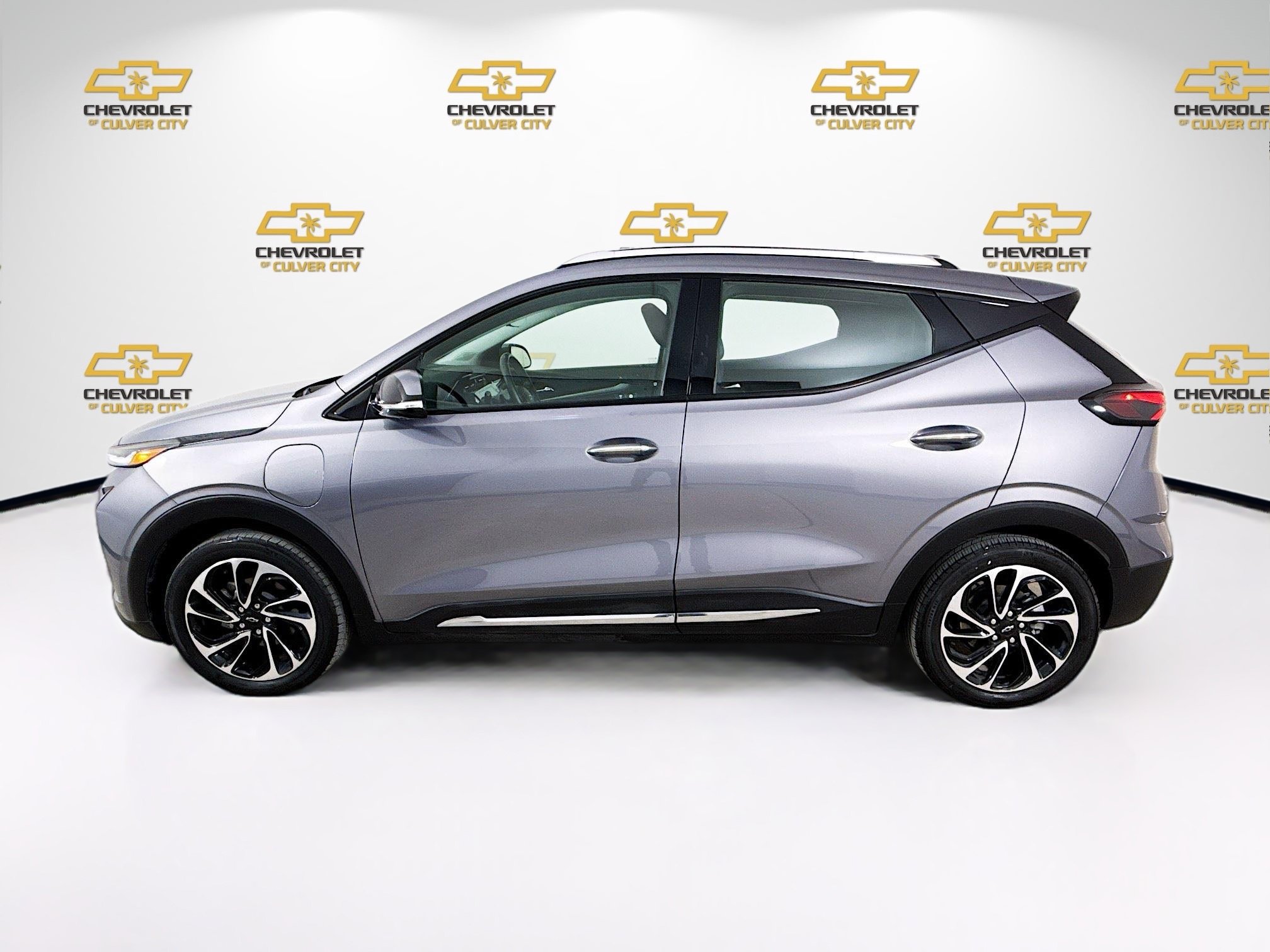 Used 2023 Chevrolet Bolt EUV Premier FWD image 5