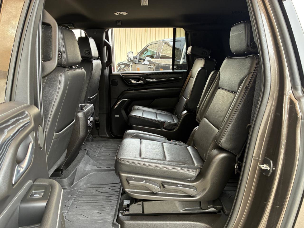 Used 2021 GMC Yukon XL Denali image 32