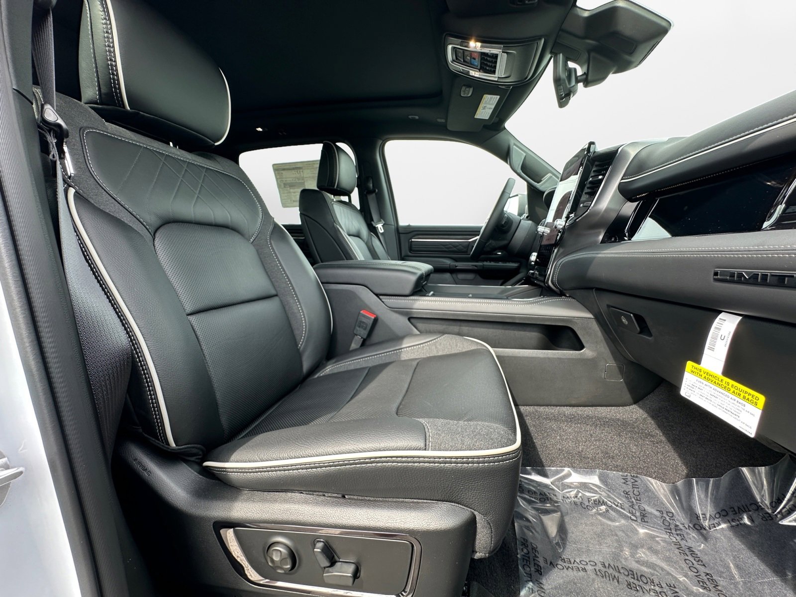New 2025 RAM 1500 Limited image 21