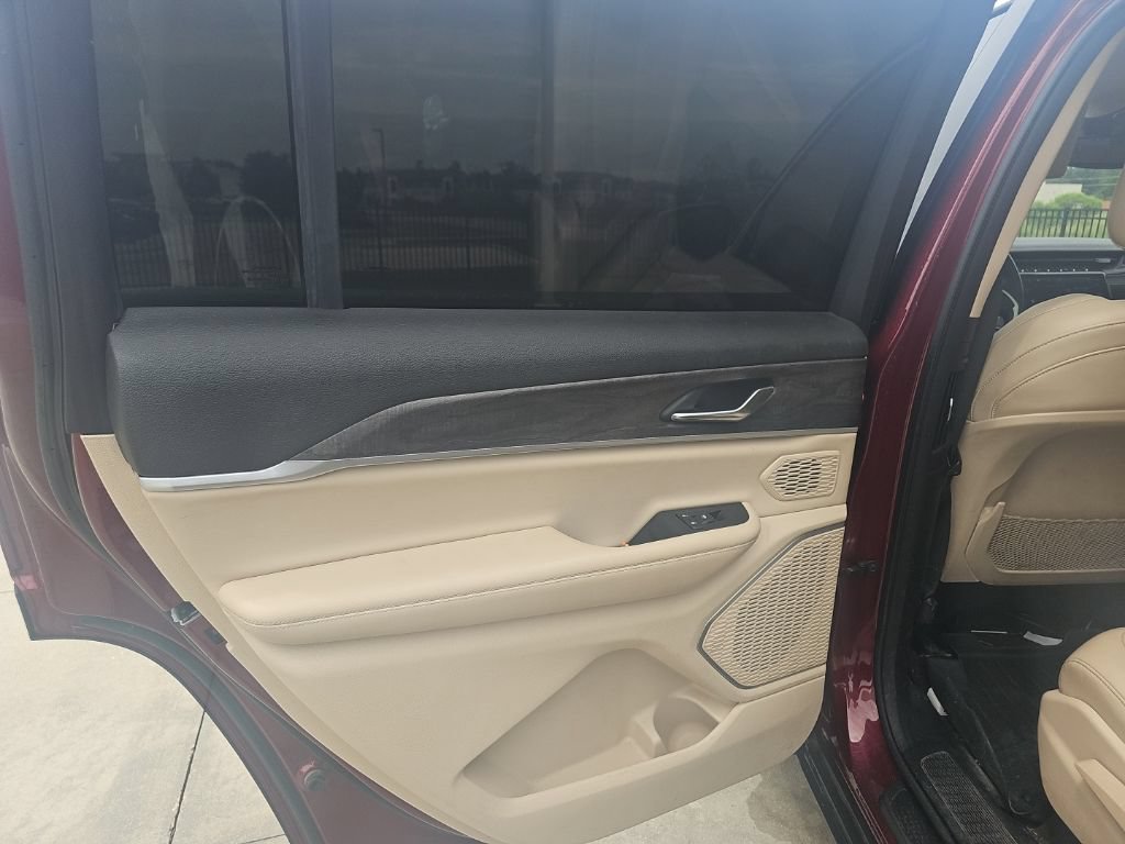 Used 2021 Jeep Grand Cherokee L Limited RWD image 15