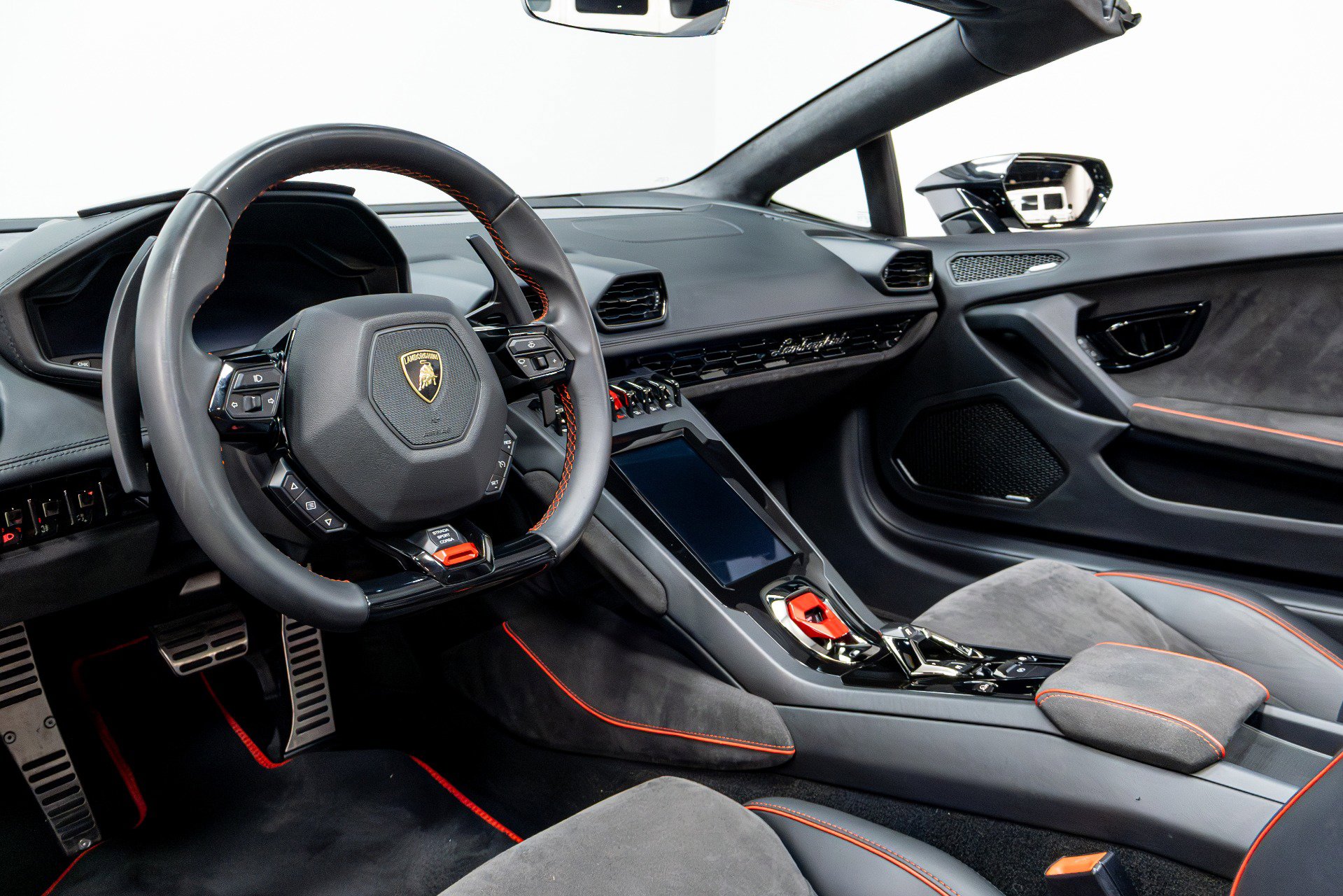 Used 2020 Lamborghini Huracan EVO image 10