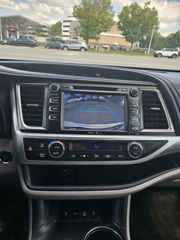 Used 2015 Toyota Highlander XLE AWD/4WD image 23