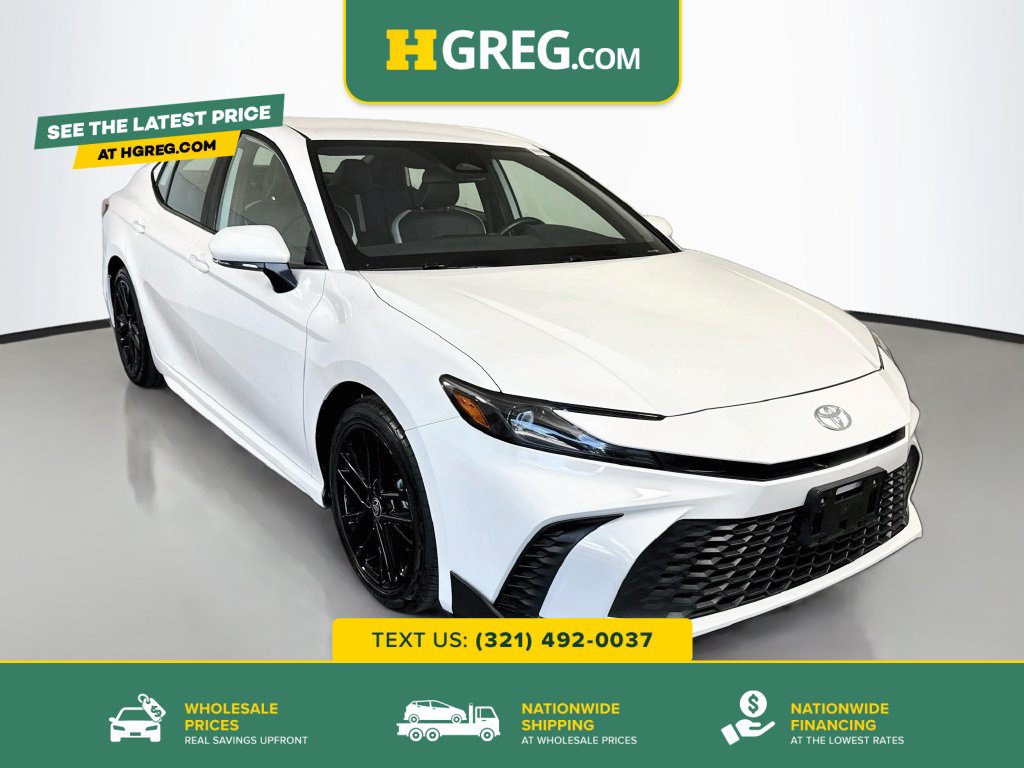 Used 2025 Toyota Camry SE FWD image 1