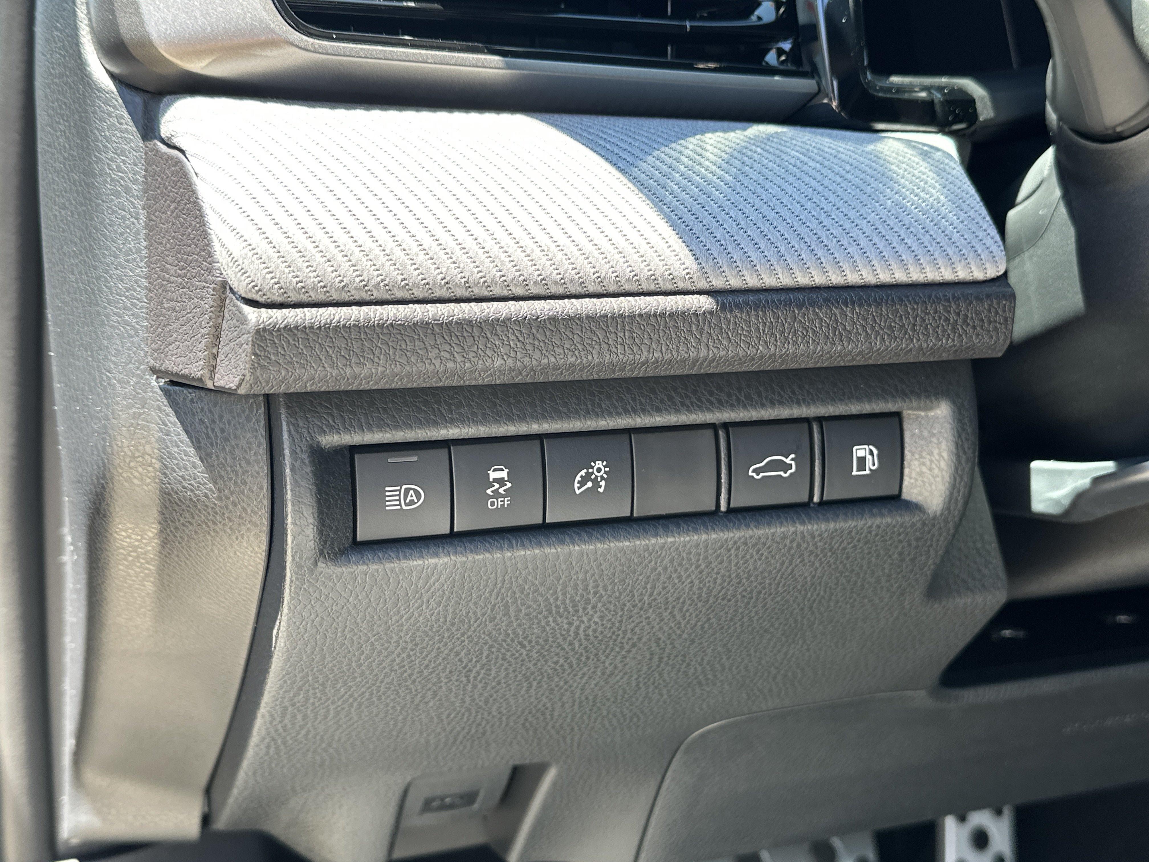 New 2026 Toyota Camry SE w/ Convenience Package FWD image 15